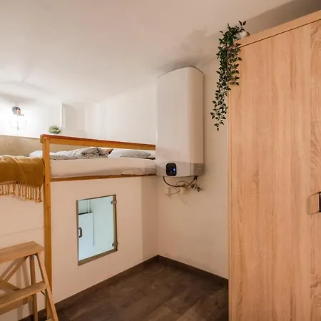 Apartment Megszunt-bohemic Style With Jacuzzi & Terrace