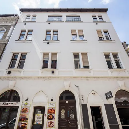 Apartment Megszunt-bohemic Style With Jacuzzi & Terrace