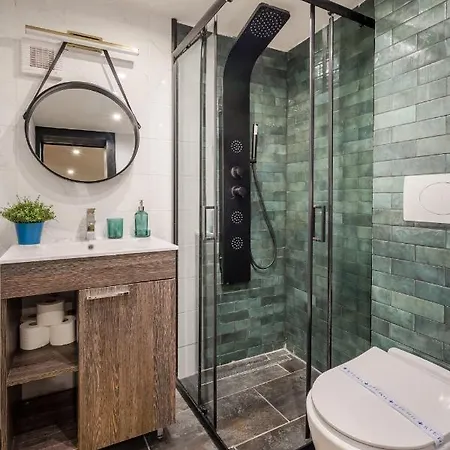 Megszunt-bohemic Style With Jacuzzi & Terrace Apartment
