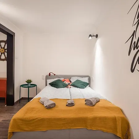Apartment Megszunt-bohemic Style With Jacuzzi & Terrace *
