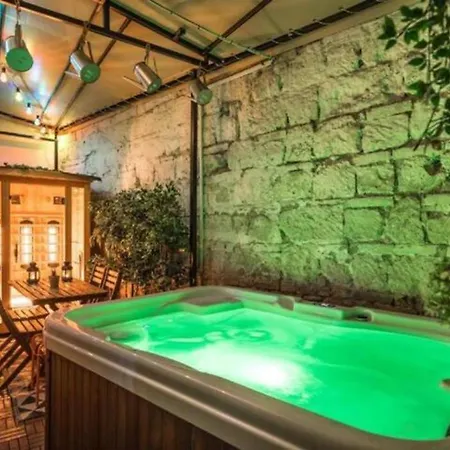 Megszunt-bohemic Style With Jacuzzi & Terrace